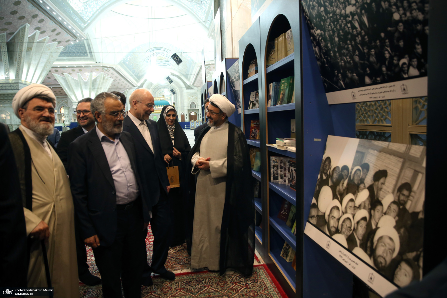 بازدید قالیباف از نمایشگاه عکس امام خمینی (س)