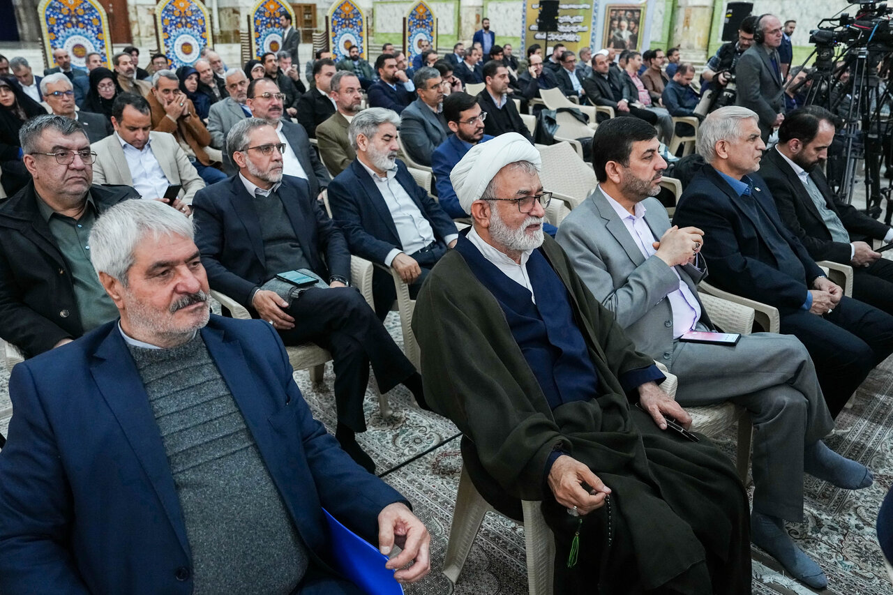 تجدید میثاق رئیس مجلس و نمایندگان با آرمان‌های امام(ره)