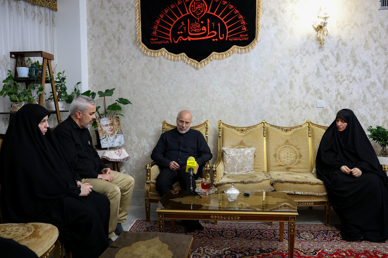 دیدار قالیباف با خانواده شهید باقری