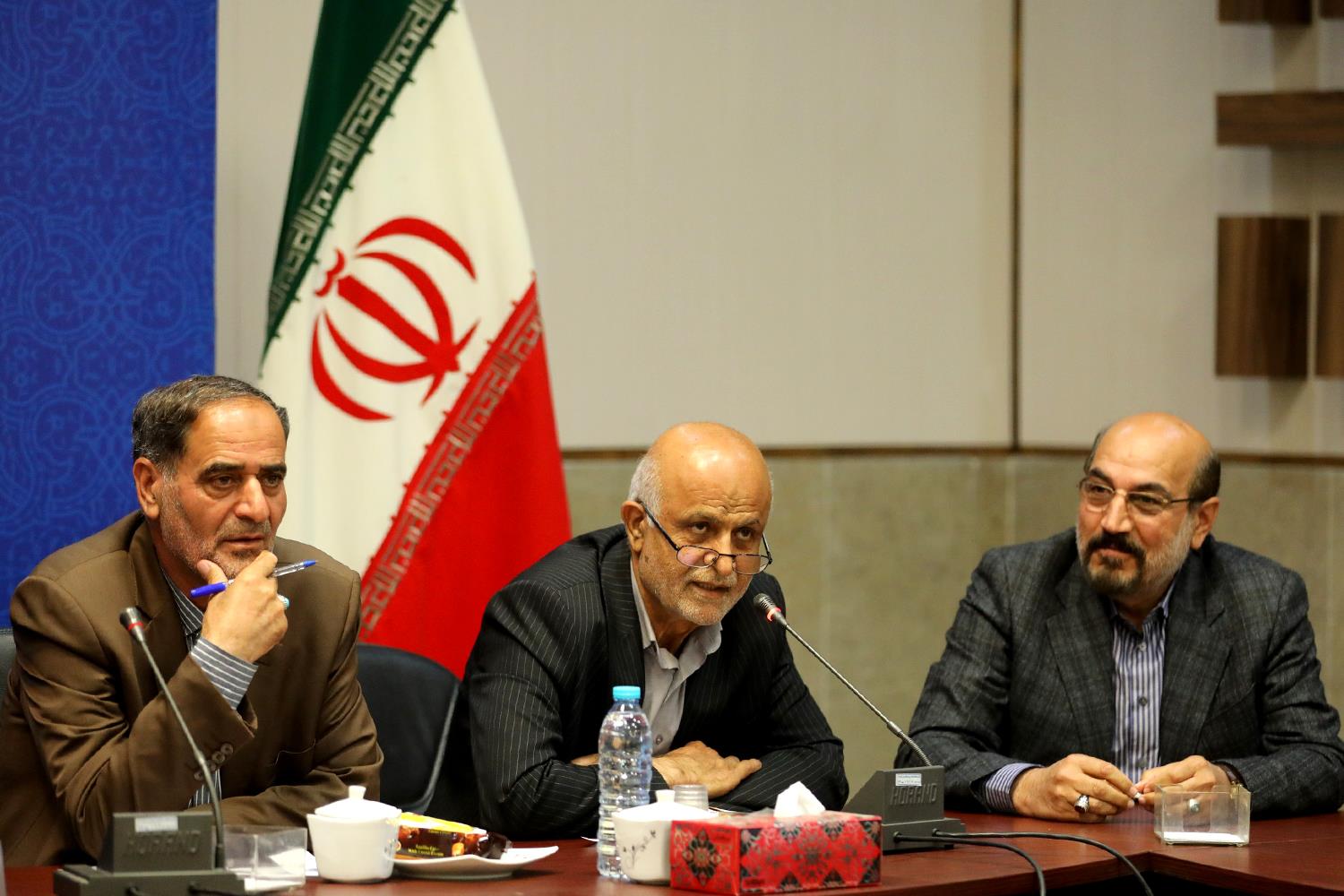 حضور قالیباف در شورای اداری شهرستان بوئین‌زهرا