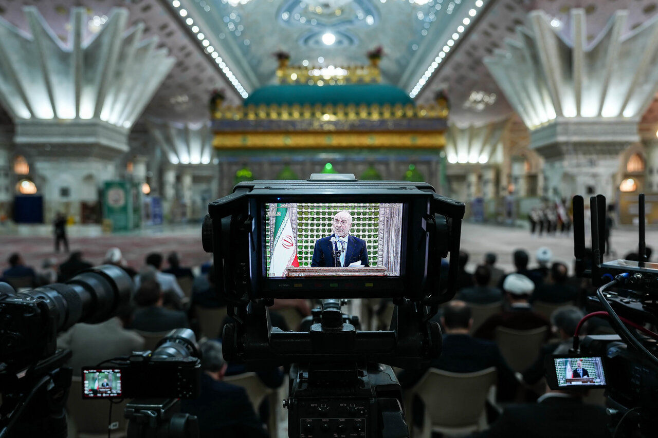 تجدید میثاق رئیس مجلس و نمایندگان با آرمان‌های امام(ره)