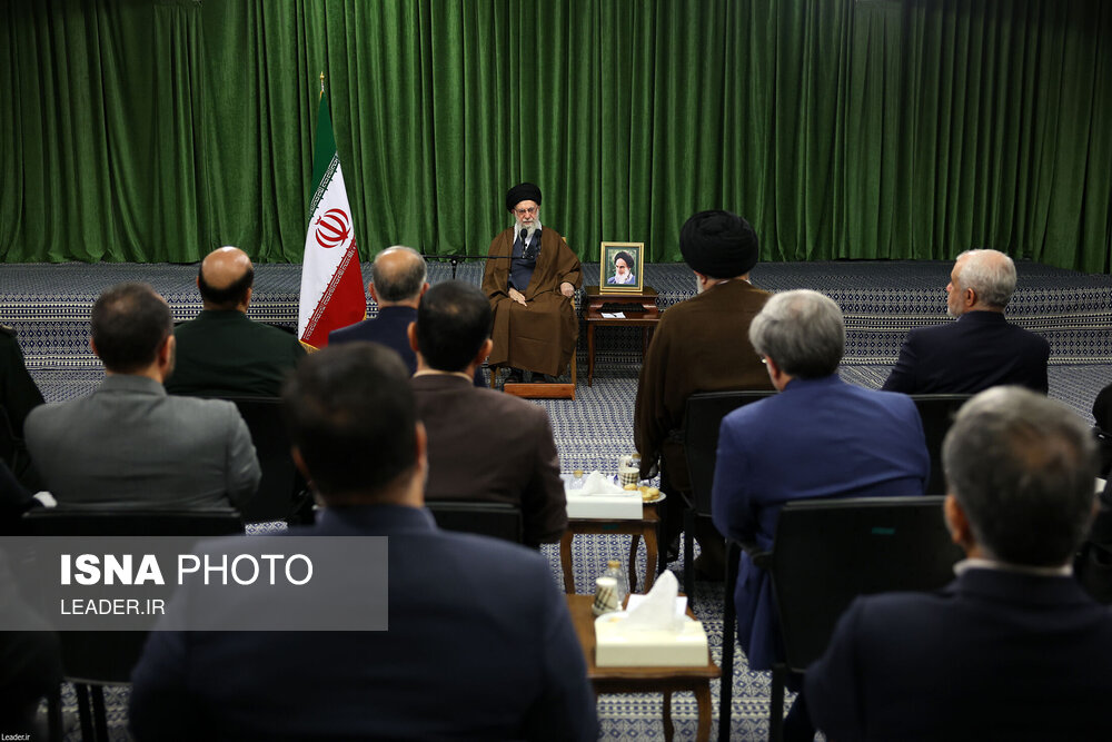 دیدار دست‌اندرکاران کنگره شهدای استان البرز با رهبر انقلاب