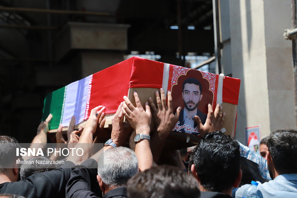 تشییع پیکر مطهر دو شهید تجاوز رژیم صهیونیستی در تبریز