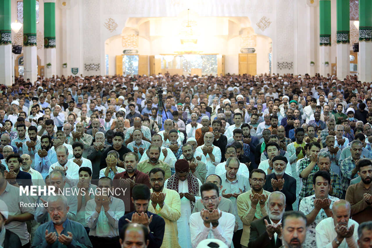 نماز عید قربان در حرم حضرت معصومه (س) و مسجد جمکران