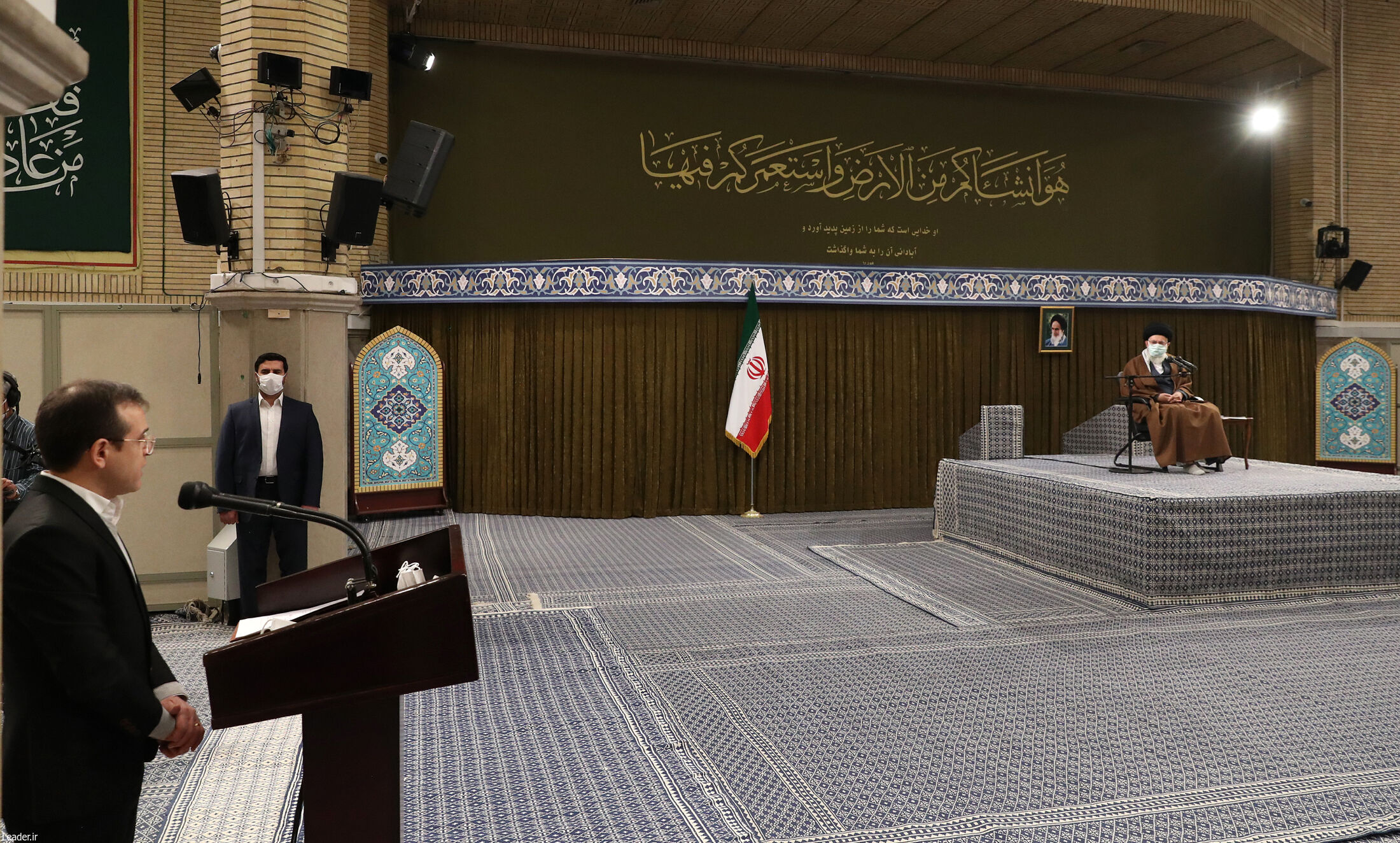 دیدار جمعی از فعالان بخش‌های تولید با رهبر انقلاب