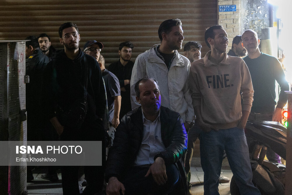 آتش‌سوزی انبار لوازم الکترونیکی در لاله‌زار