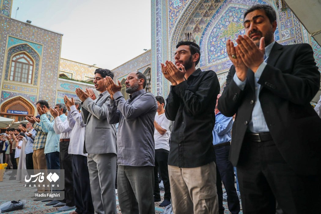 نماز عید قربان در حرم امام رضا(ع)