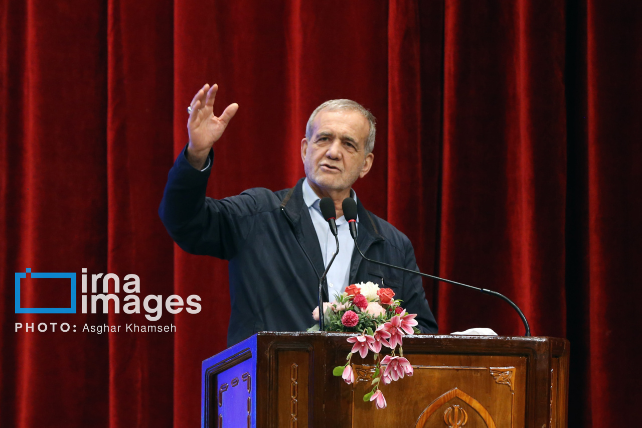 دیدار پزشکیان با جمعی از خیرین و مسئولین مؤسسات خیریه