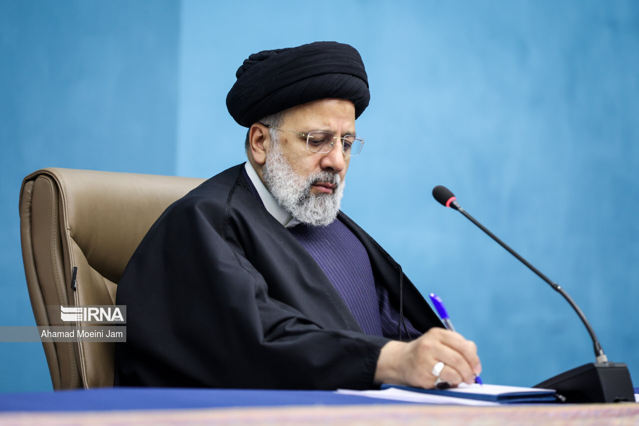 نشست اساتید و نخبگان علوم و فناوری های برتر ساز با رئیس جمهور