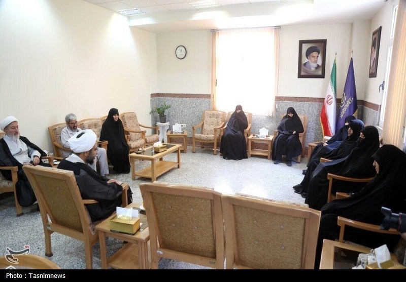دیدار همسر شهید سلامی با مدیر حوزه‌های علمیه خواهران