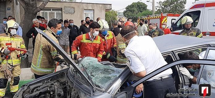 تصادف هولناک خودروی پراید در شهرک ولیعصر