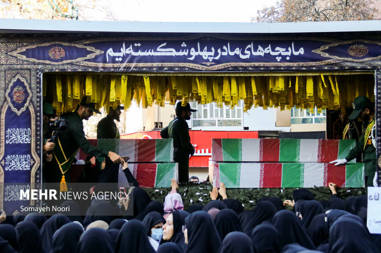 تشییع پیکر مطهر ۳۰۰ شهید گمنام دفاع مقدس در سراسر کشور