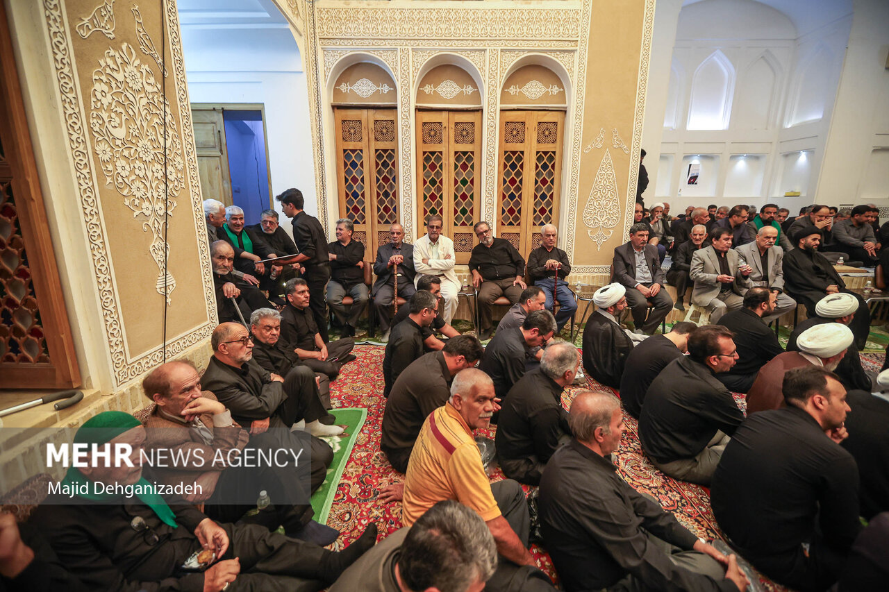 روضه‌خوانی سنتی در بیت شهید صدوقی یزد