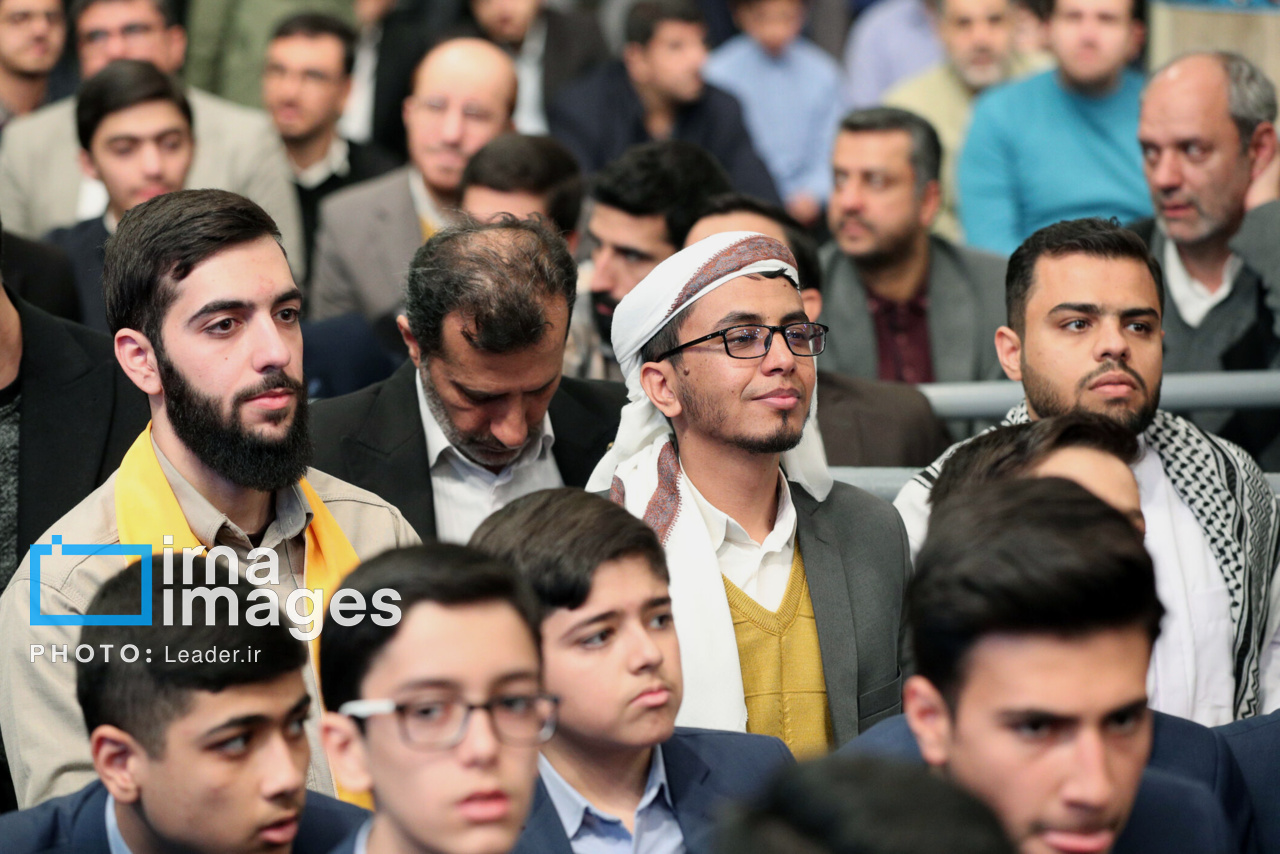 رهبر انقلاب در محفل قرآنی