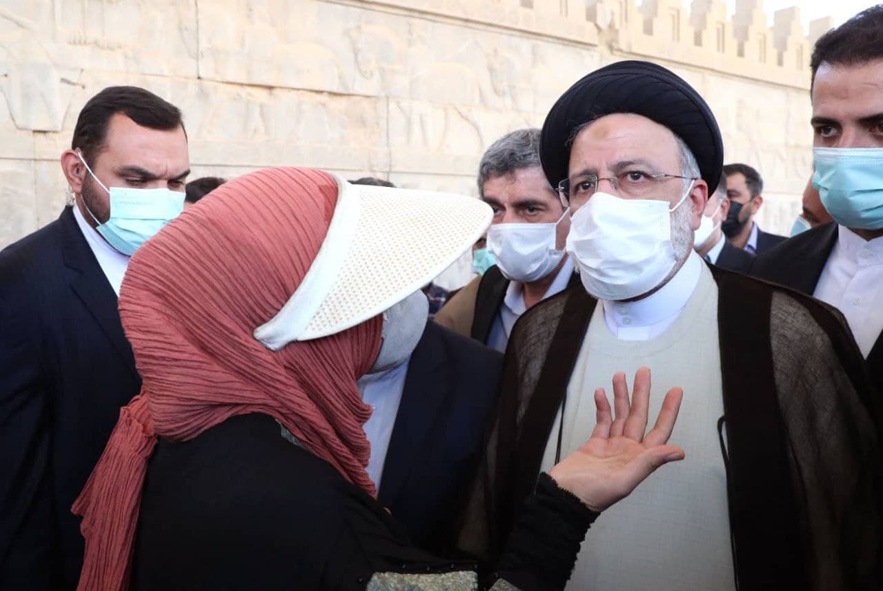 حضور رئیسی در تخت جمشید و حافظیه شیراز