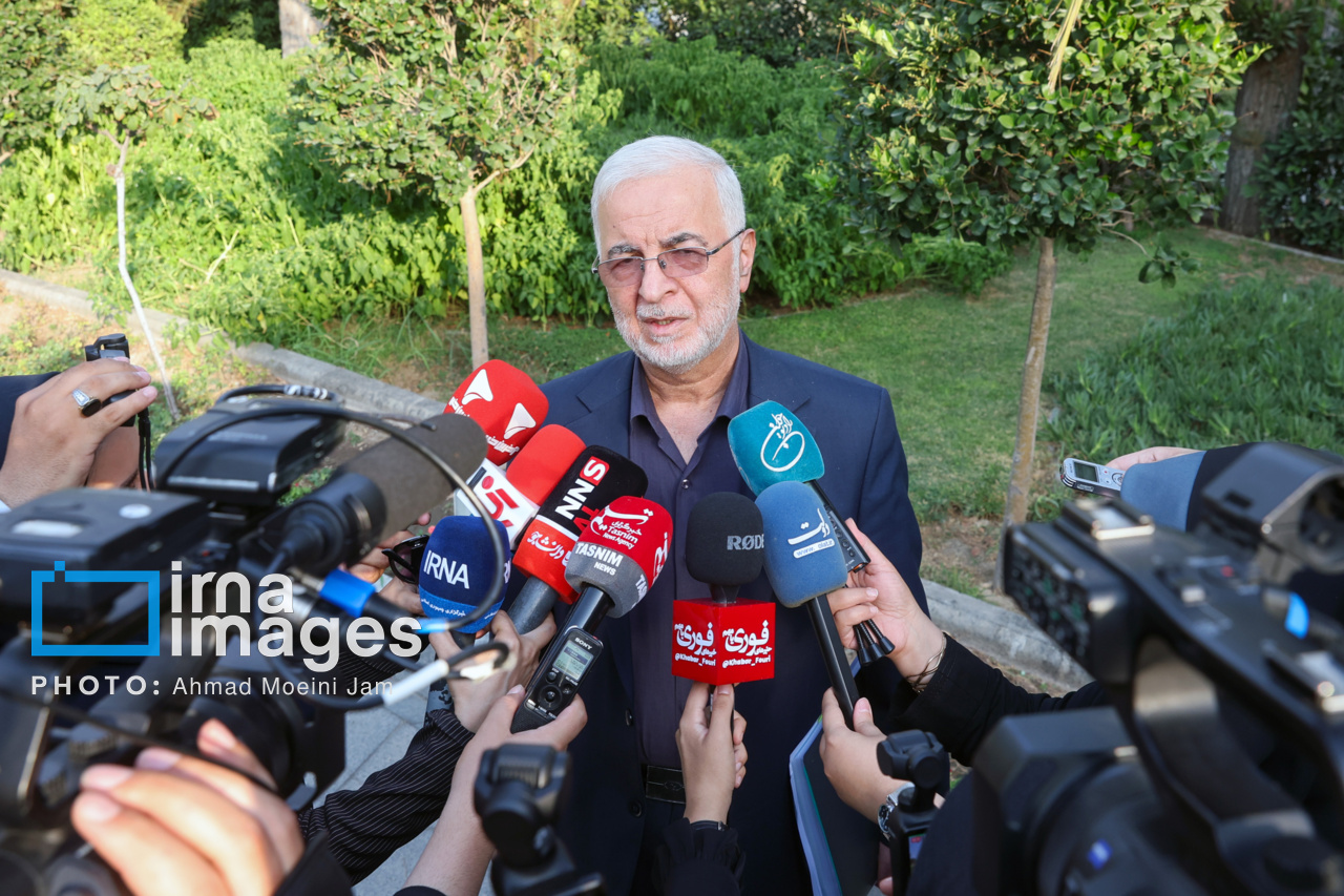 اعضای هیأت دولت در جمع خبرنگاران - ۵ مرداد ۱۴۰۴