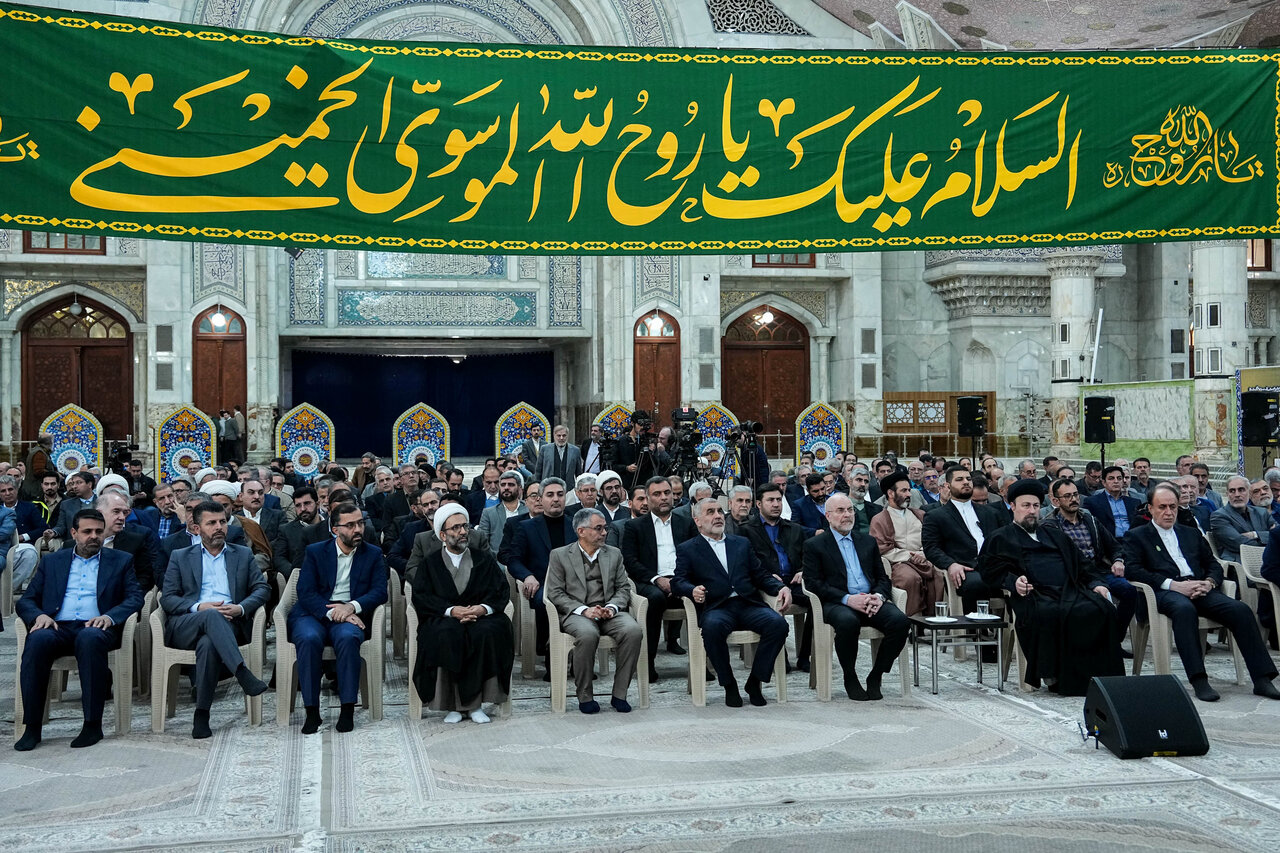 تجدید میثاق رئیس مجلس و نمایندگان با آرمان‌های امام(ره)