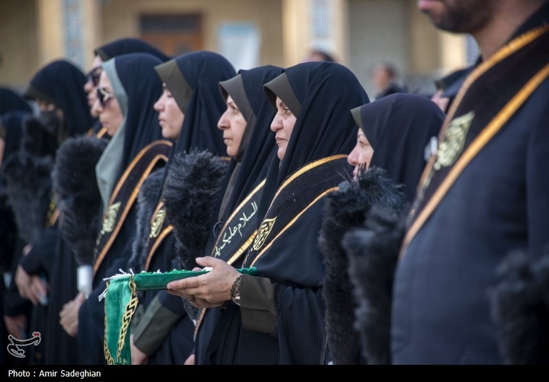 آیین سیاه پوشان و تعویض پرچم حرم مطهر حضرت شاهچراغ (ع)