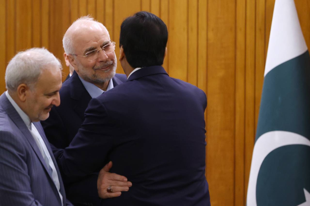 هدیه خاص قالیباف