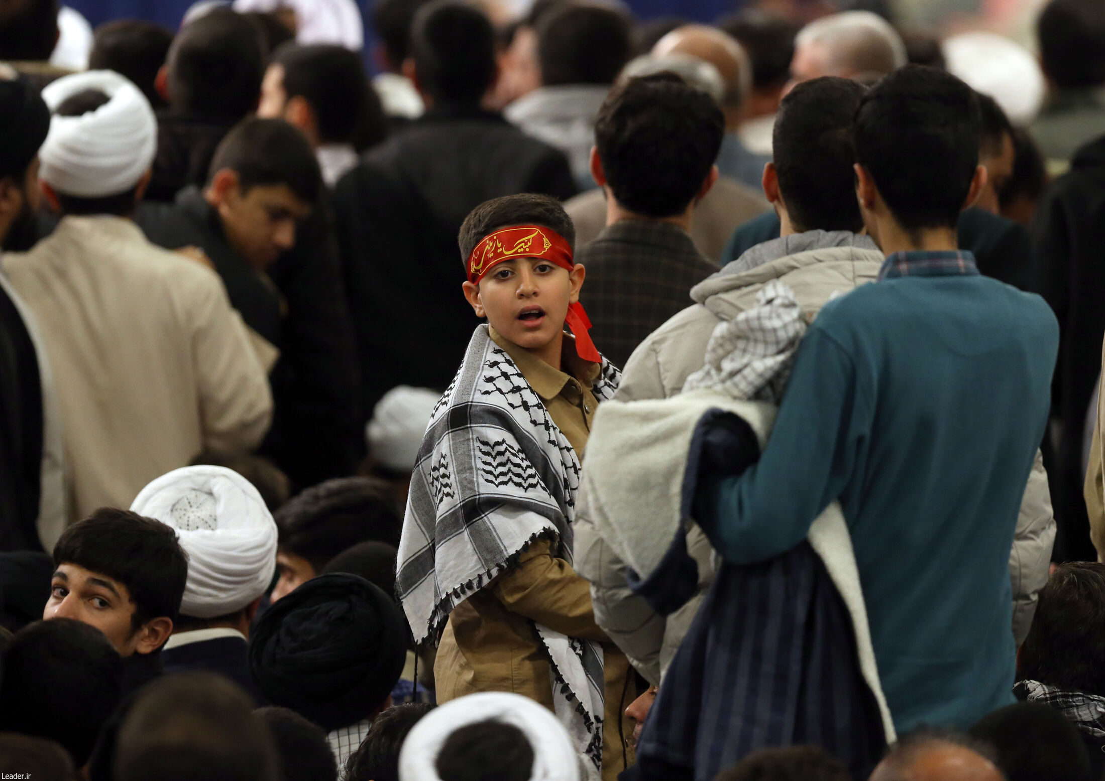 دیدار هزاران نفر از مردم قم با رهبر انقلاب