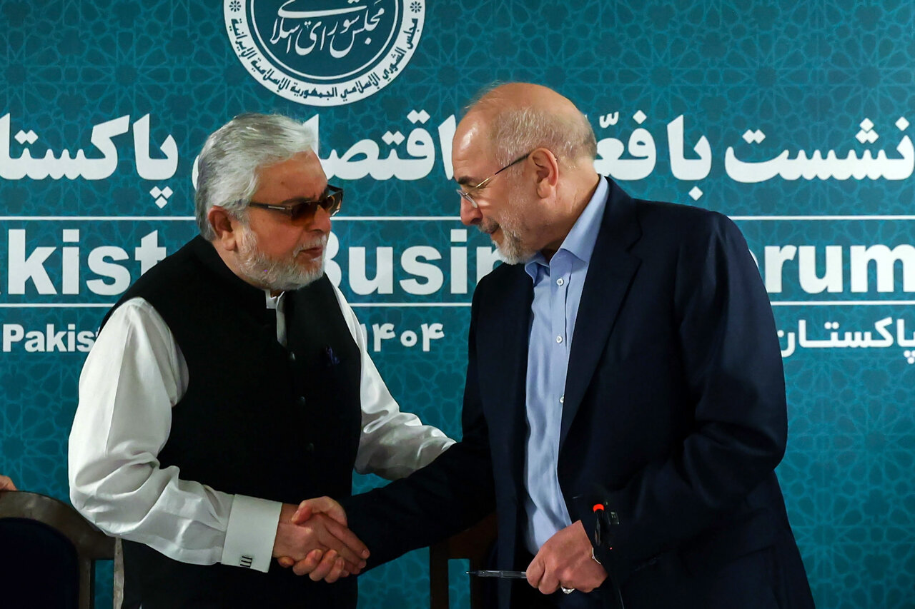 نشست قالیباف با فعالان اقتصادی پاکستان و ایران