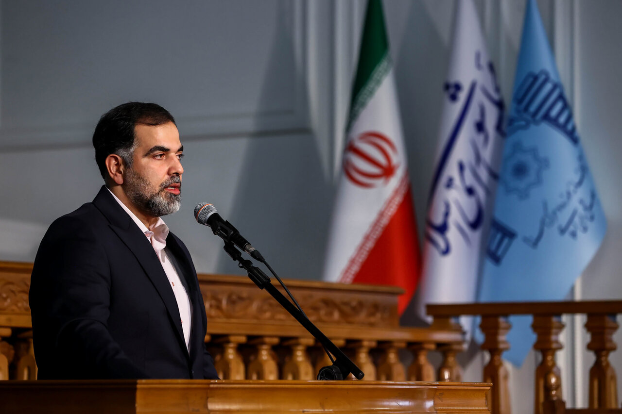 آئین گرامیداشت روز کتاب و کتابخوانی با حضور قالیباف