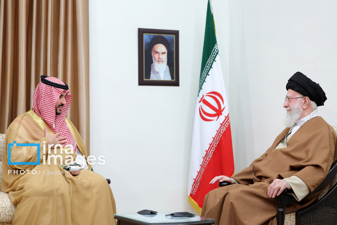 تقدیم پیام پادشاه عربستان به رهبر انقلاب