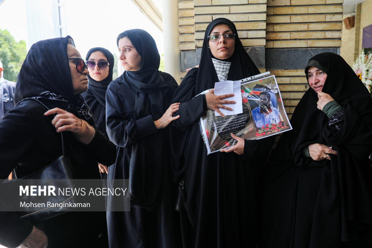 تشییع و تدفین پیکر شهدای حملات رژیم صهیونیستی در تهران