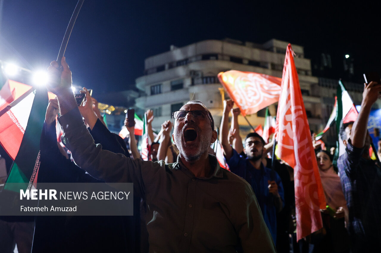 تجمع مردم در حمایت از عملیات وعده صادق ۳