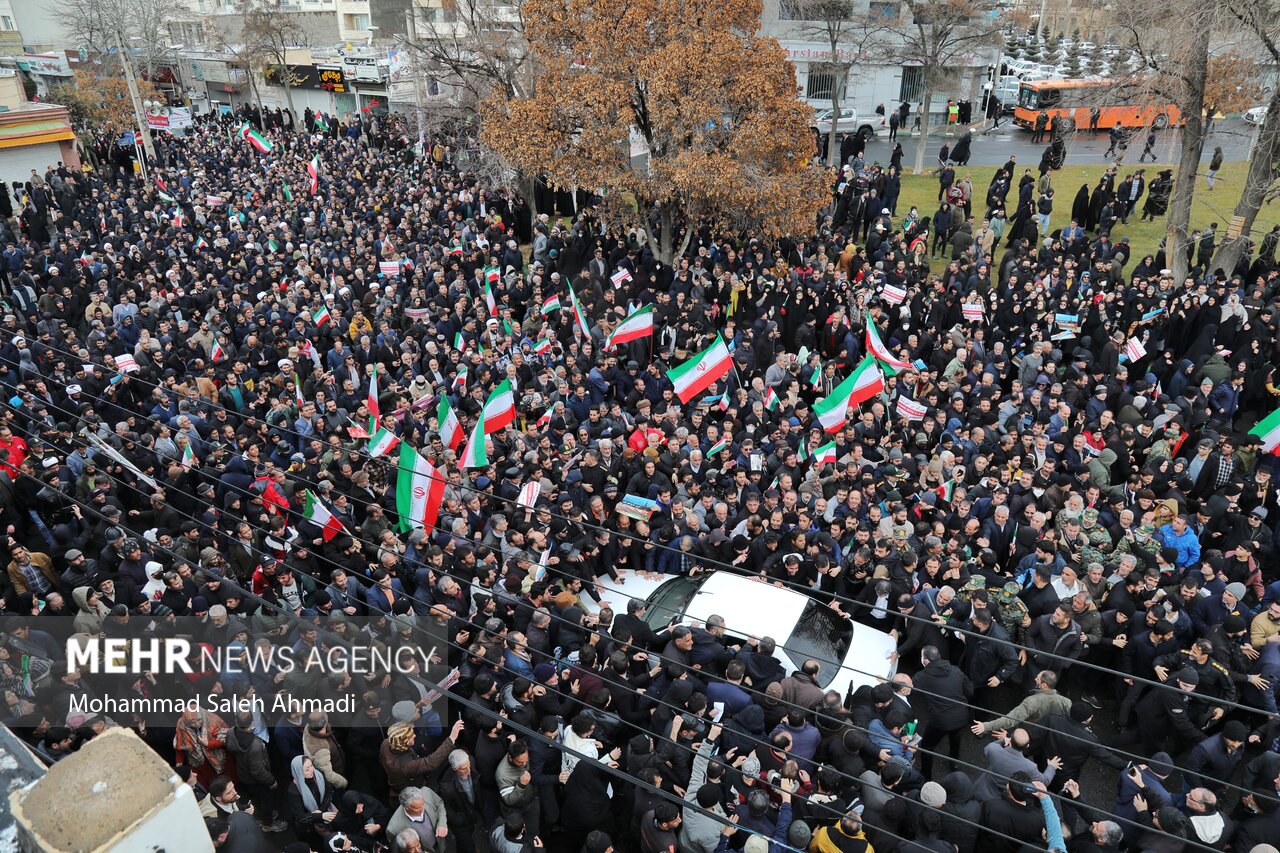 راهپیمایی مردم زنجان با حضور رییس جمهور