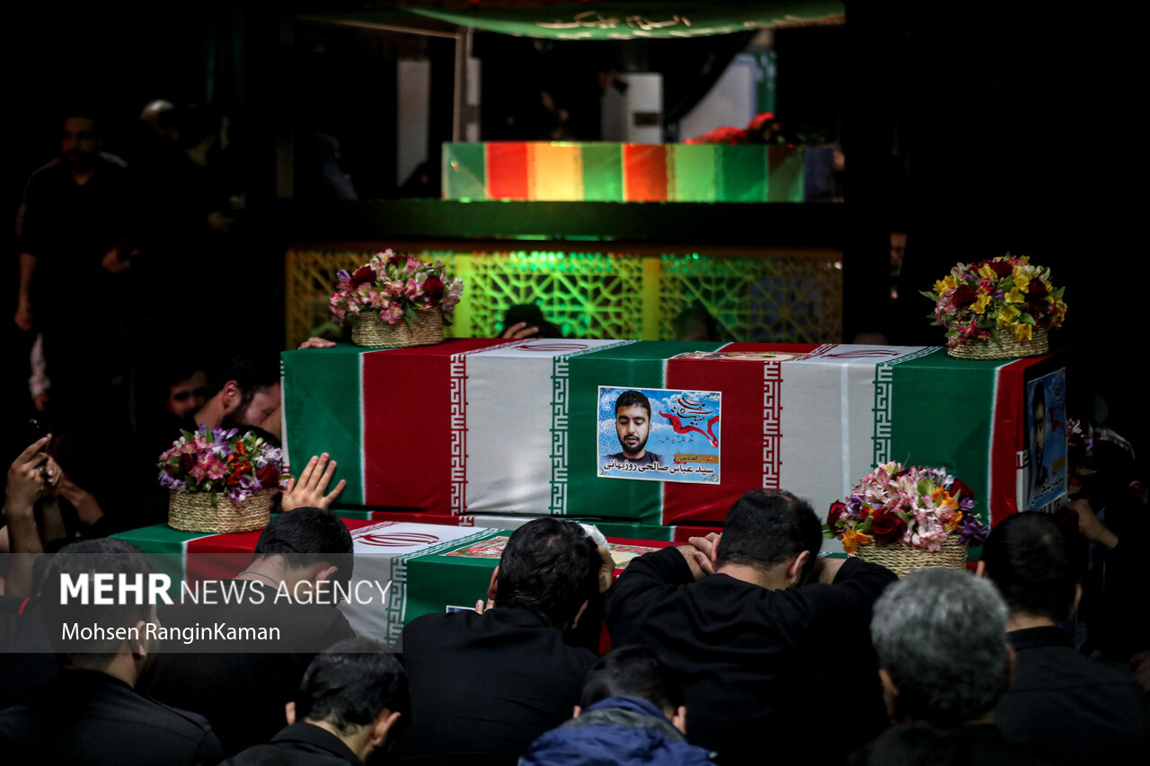 وداع با پیکر مطهر شهدای حمله ترورریستی به کنسولگری ایران در سوریه