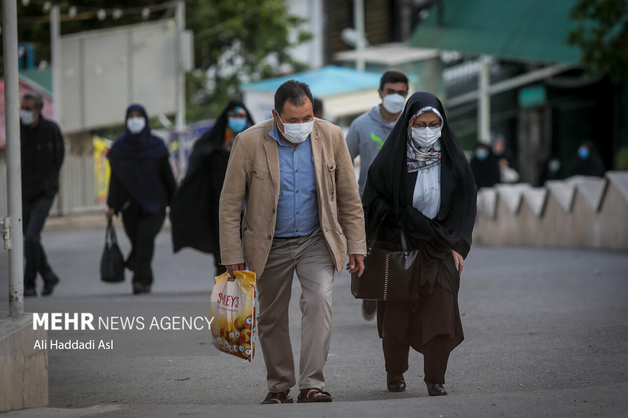 نماز عید فطر در امام زاده پنج تن لویزان