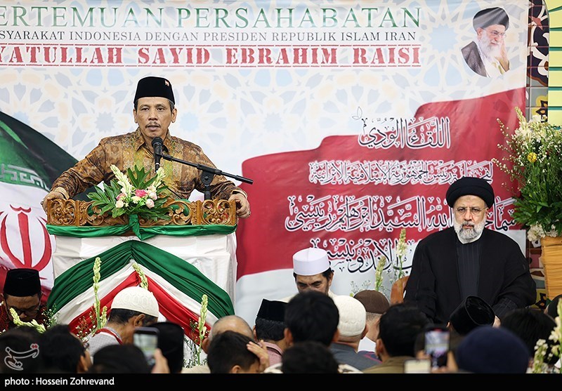 حضور رئیس جمهور در مرکز اسلامی جاکارتا