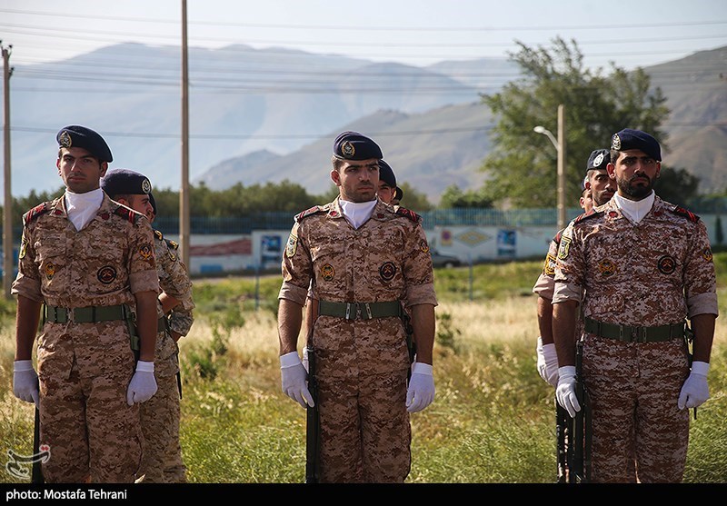 بازدید امیر ایرانی ازپادگان تکاوران نیروی دریایی ارتش