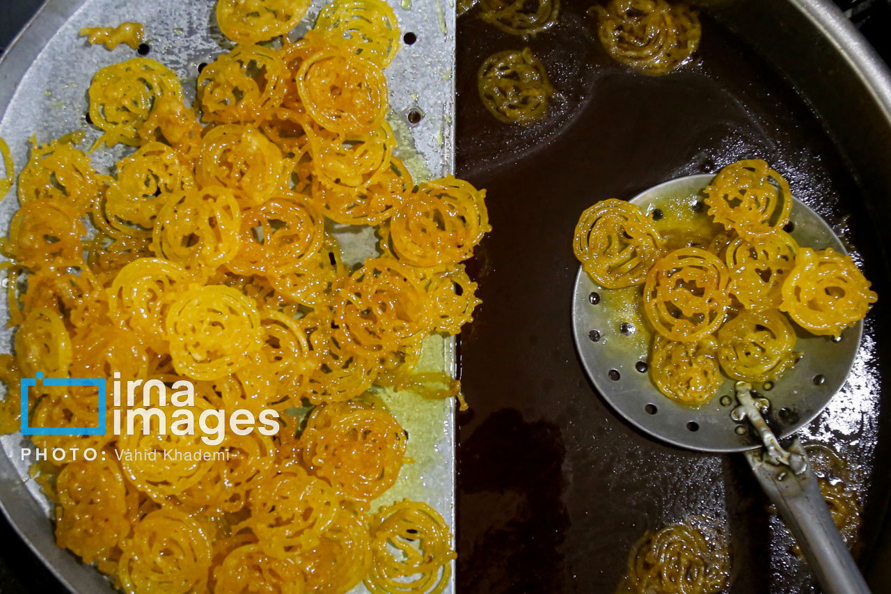 کارگاه پخت زولبیا و بامیه