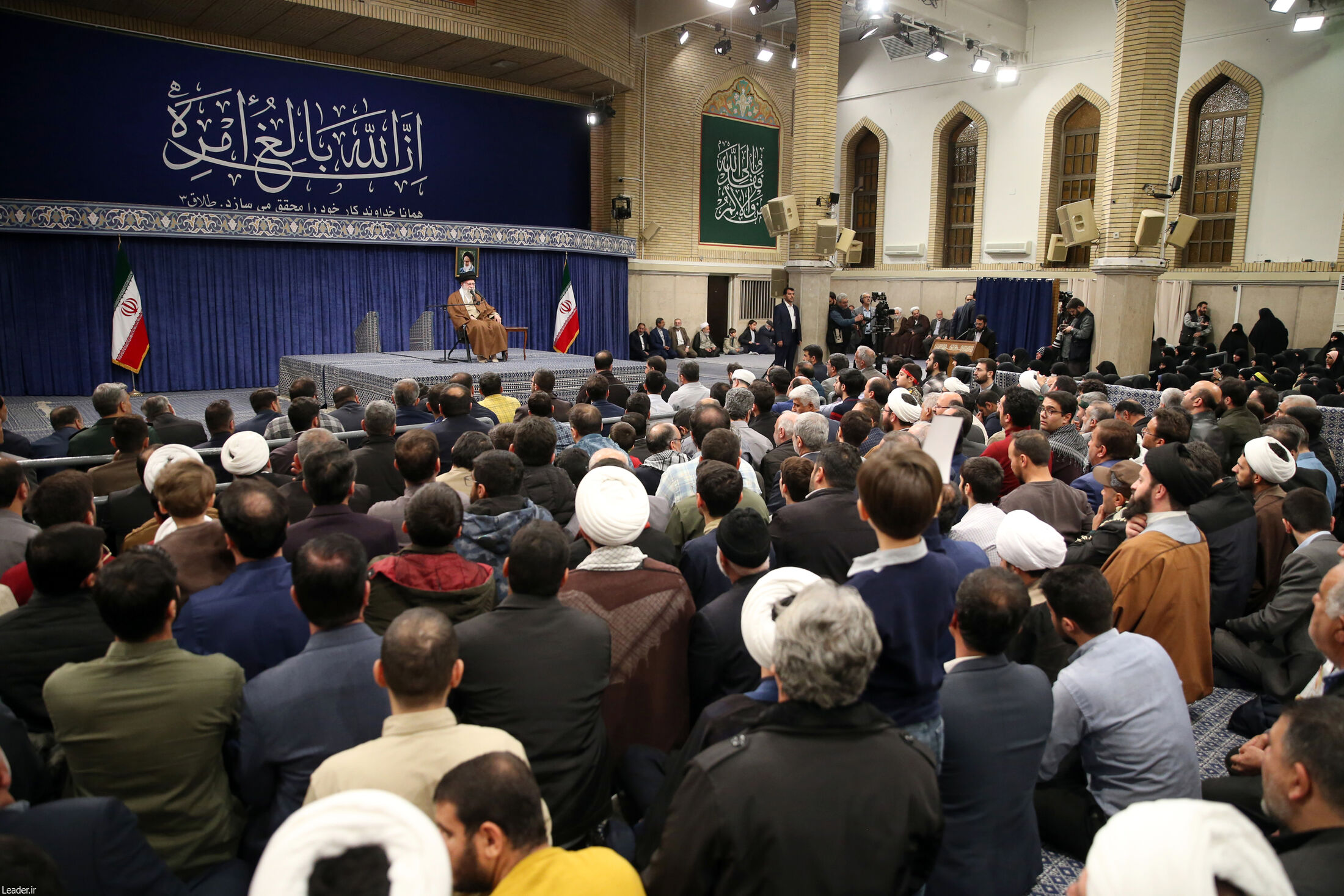 دیدار مردم با رهبر انقلاب