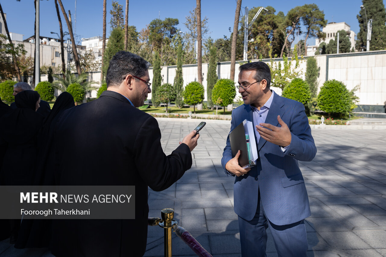 وزرای دولت چهاردهم در جمع خبرنگاران