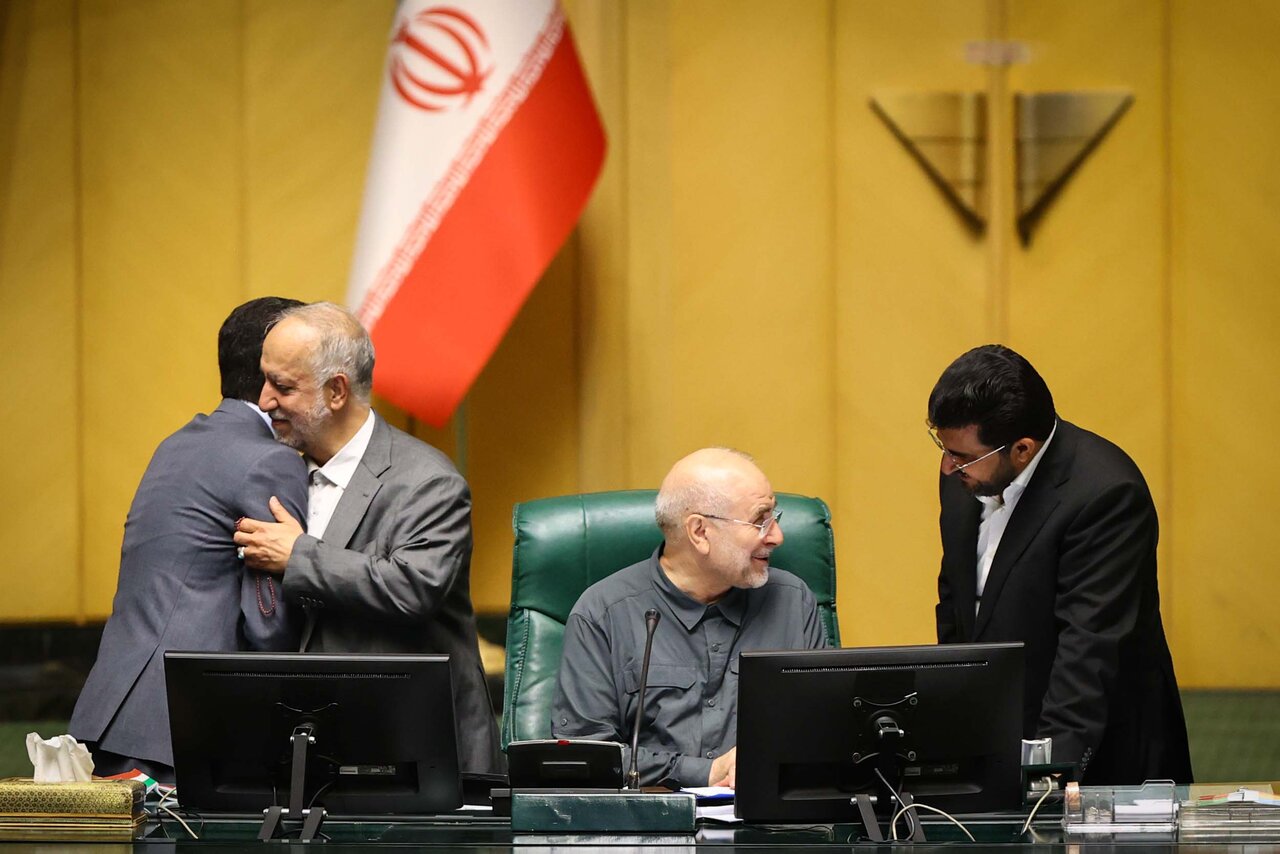 صحن علنی یکشنبه ۴ شهریورماه مجلس