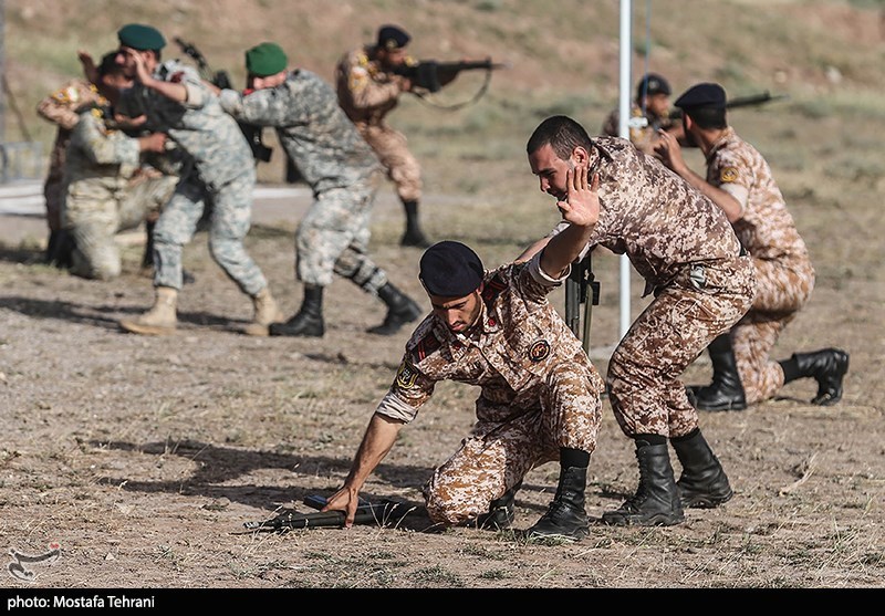 بازدید امیر ایرانی ازپادگان تکاوران نیروی دریایی ارتش