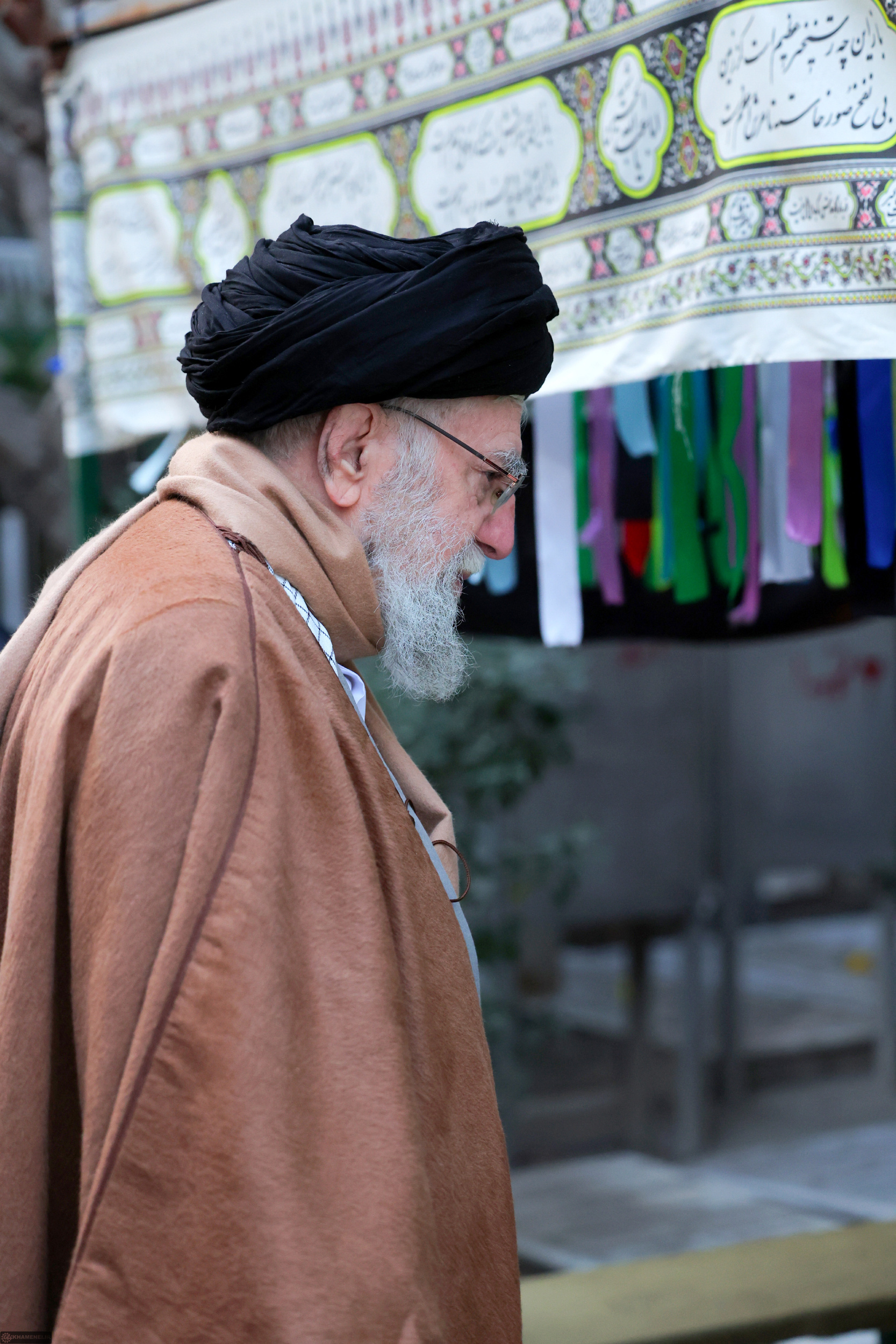 تصاویری از حضور رهبر انقلاب در حرم مطهر حضرت امام خمینی(ره) 