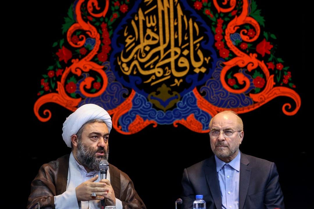 نشست صمیمانه جمعی از وعاظ و روحانیون با قالیباف