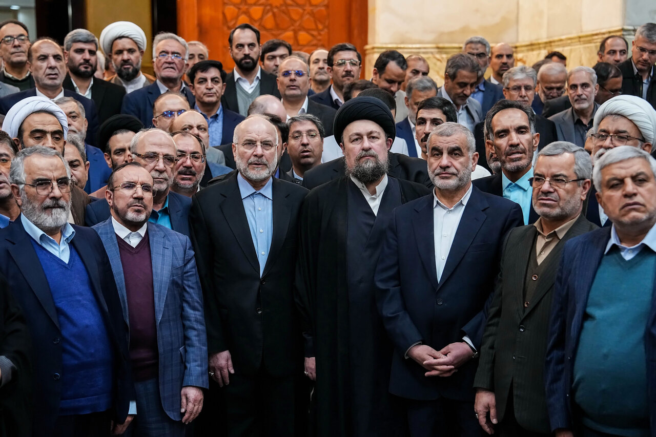 تجدید میثاق رئیس مجلس و نمایندگان با آرمان‌های امام(ره)