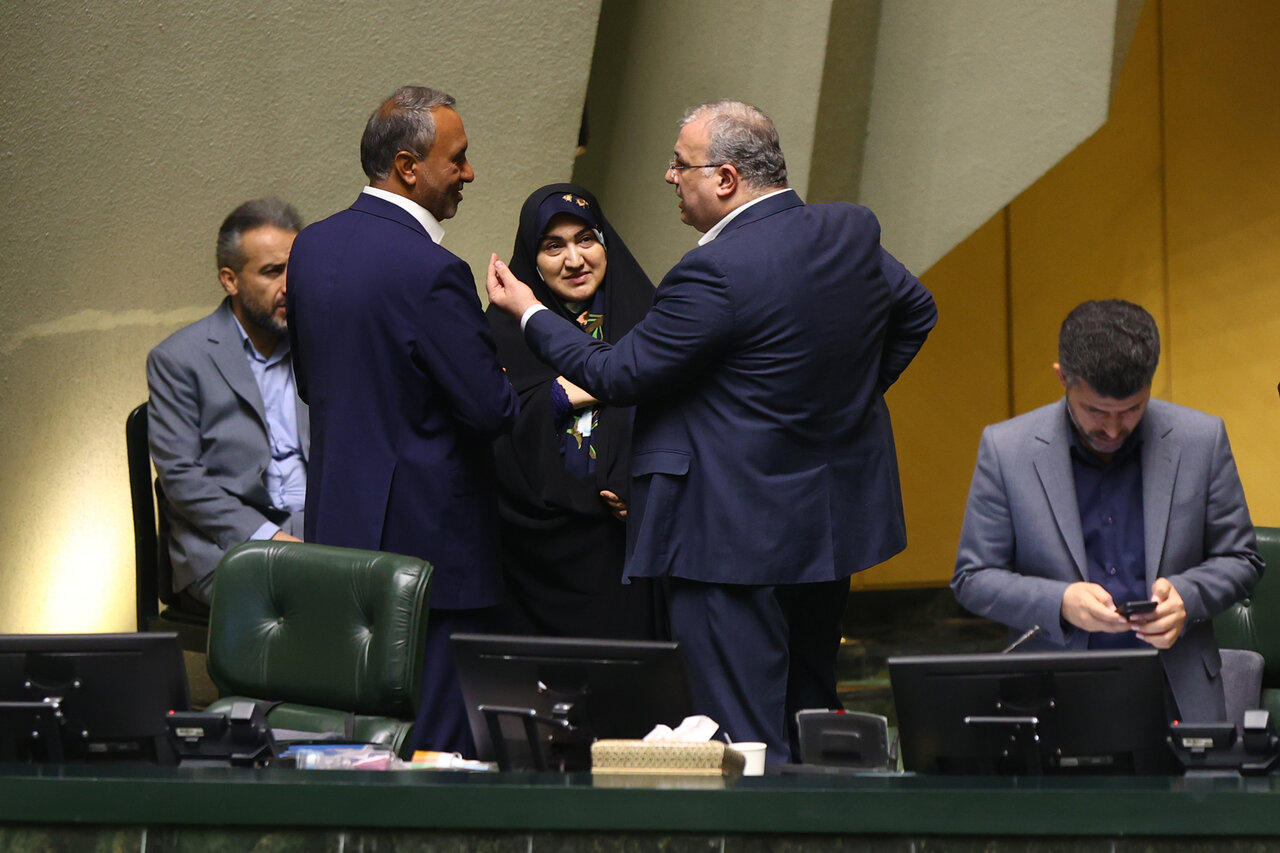 نشست علنی سه شنبه ۴ آذرماه مجلس