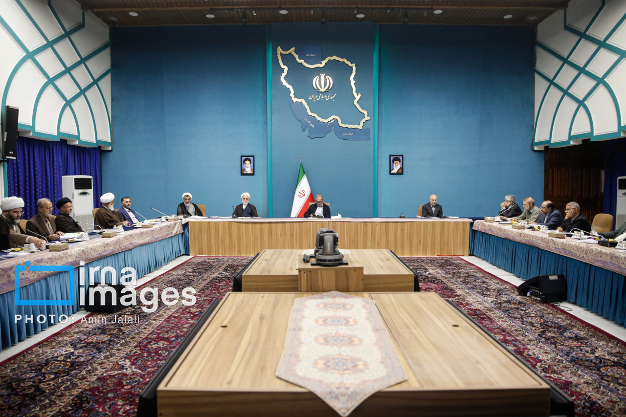 جلسه شورای عالی انقلاب فرهنگی