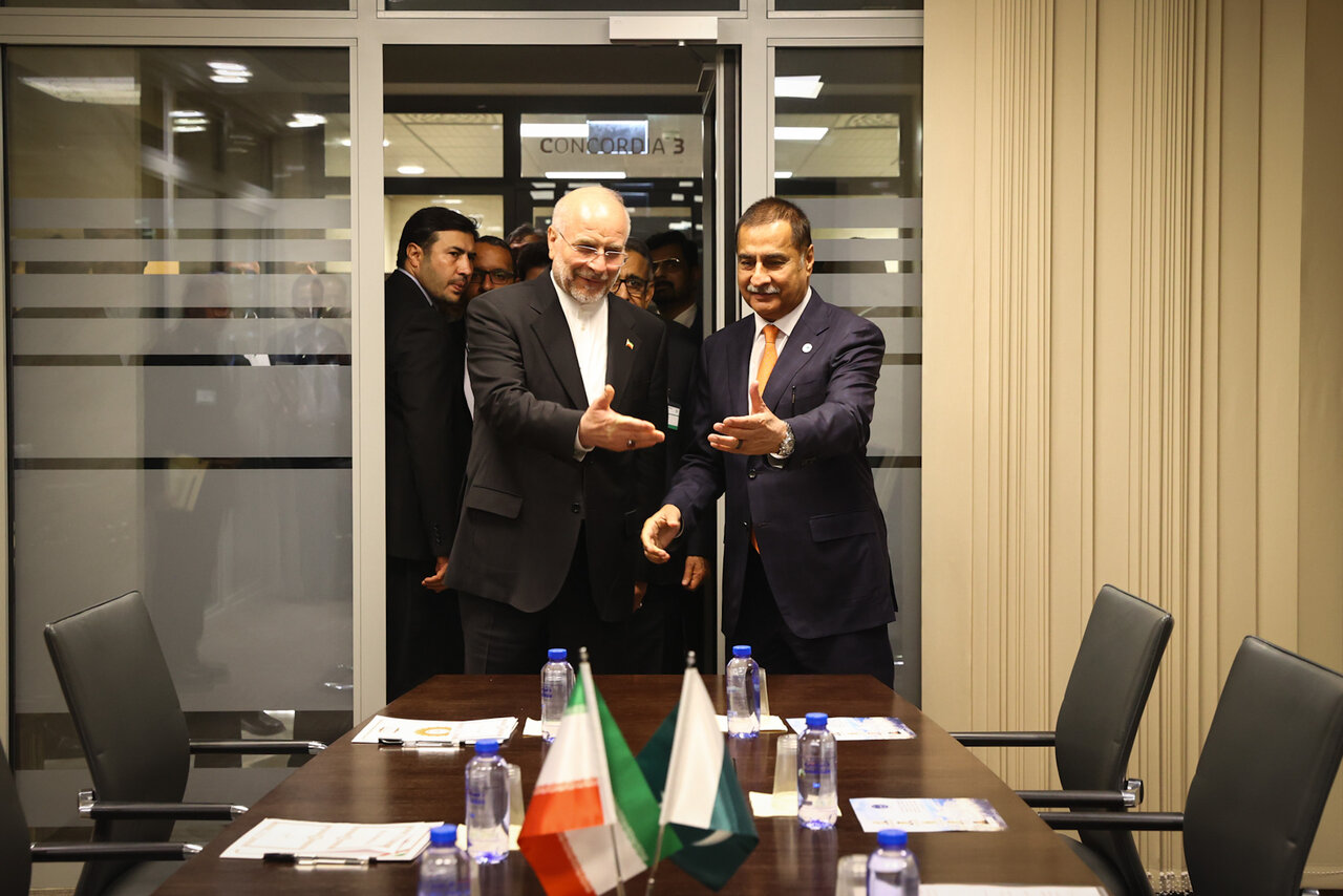 دیدار رئیس مجلس پاکستان با قالیباف