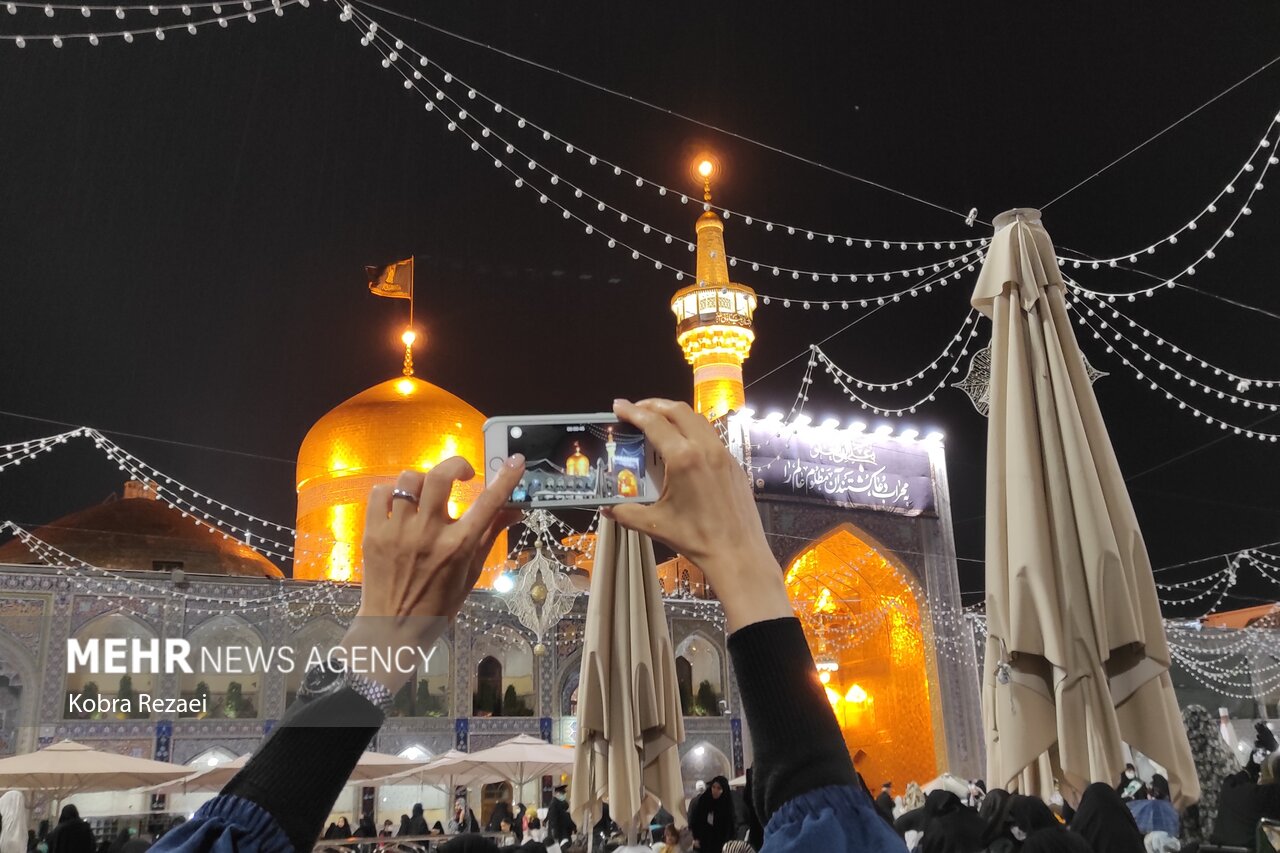 مراسم احیای شب ۲۱ رمضان در حرم رضوی