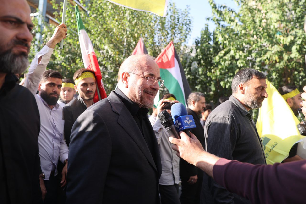 حضور قالیباف در راهپیمایی دانشجویی