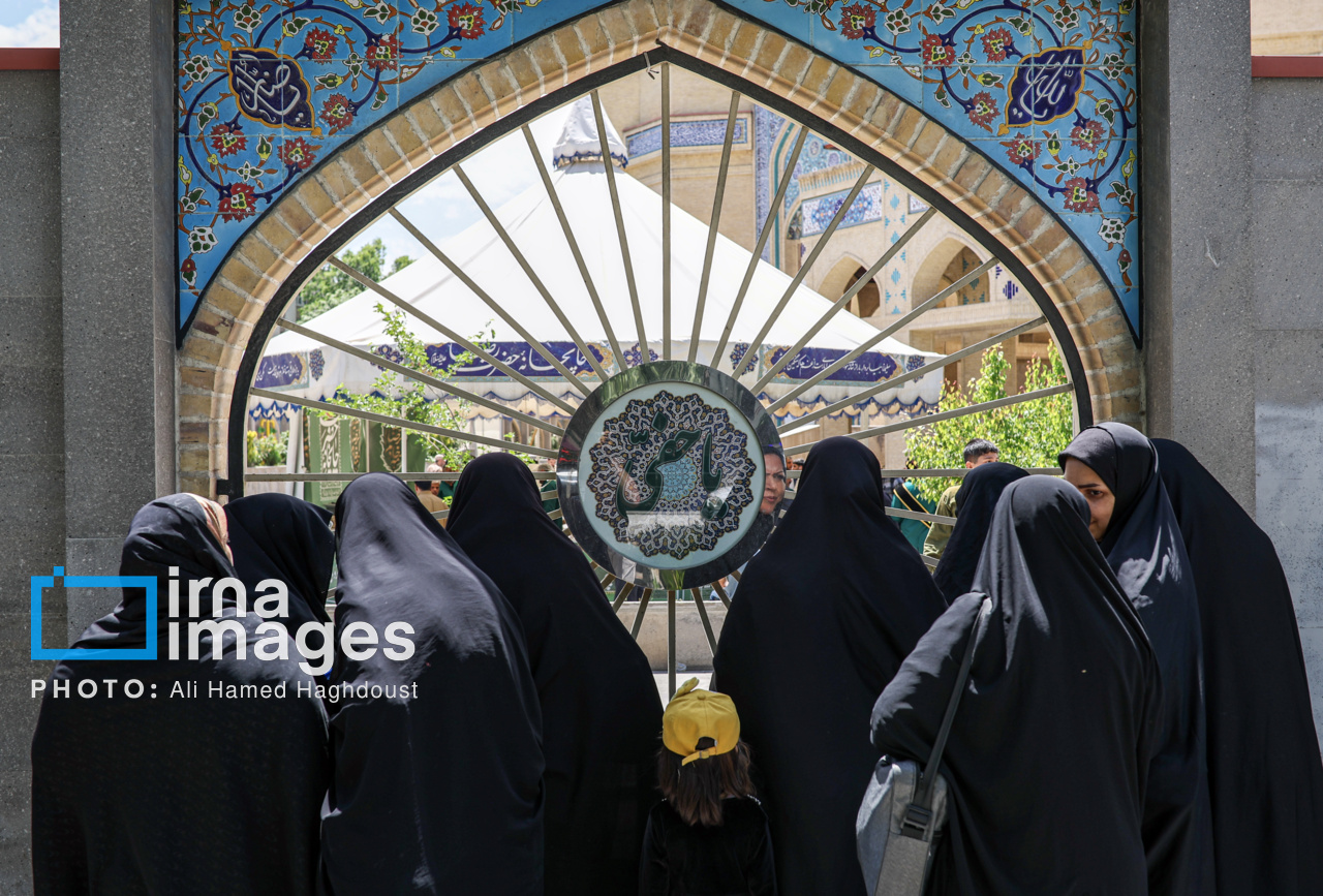 مراسم سالگرد شهدای خدمت در مصلای تبریز 