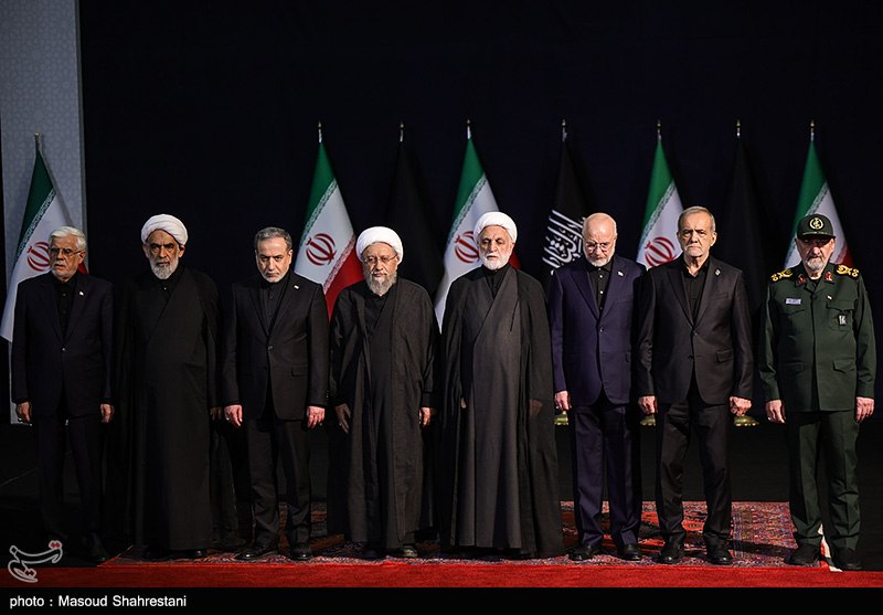 حضور سران قوا در مصلای تهران