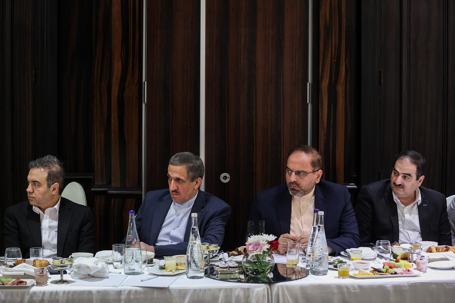 دیدار فعالان اقتصادی و تجار ایرانی مقیم امارات با قالیباف